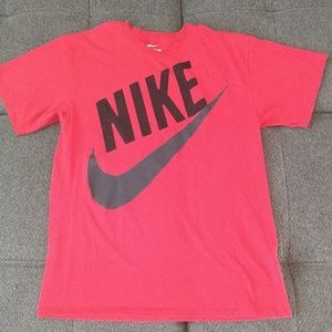 Nike Swoosh T-shirt